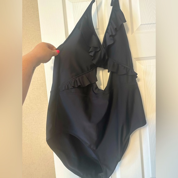 NWT Aerie Ruffle Plus One piece swimsuit black - Picture 3 of 6
